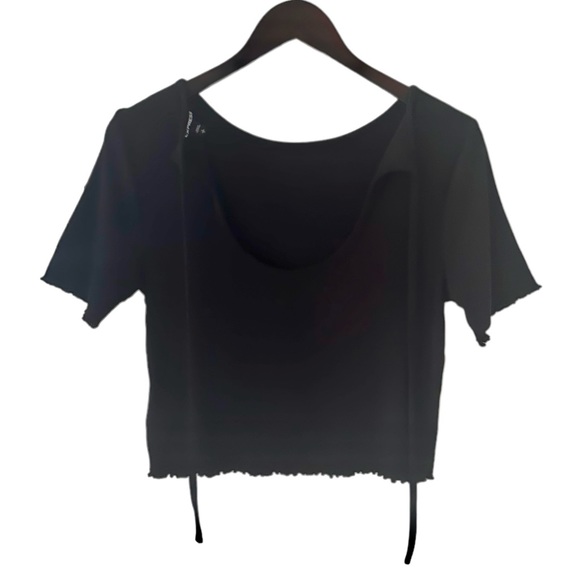NEW Express Black Cropped Ruffle Trim Open Back Short Sleeve Tee Size Small - Picture 7 of 10